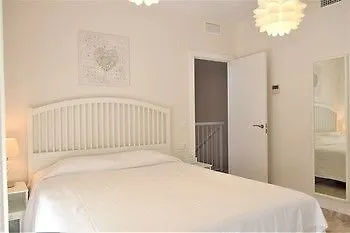 Y Casas Serinamar Marbella מלון
