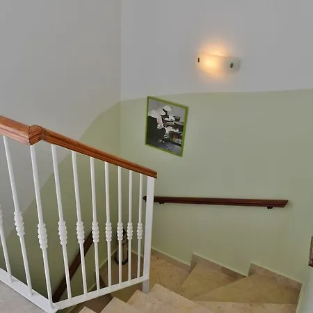 Y Casas Serinamar Marbella 3*