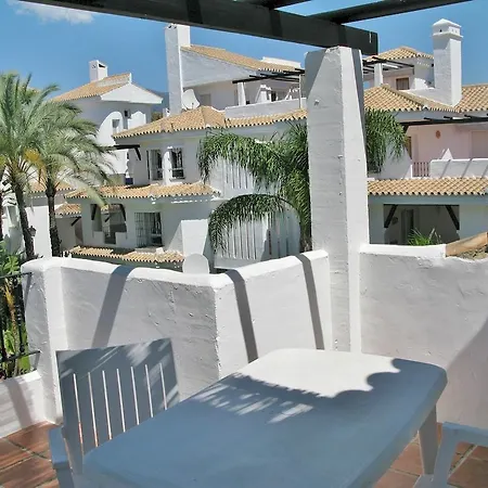Y Casas Serinamar Marbella מלון