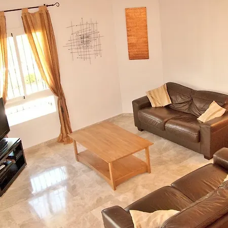 מלון Y Casas Serinamar Marbella 3*