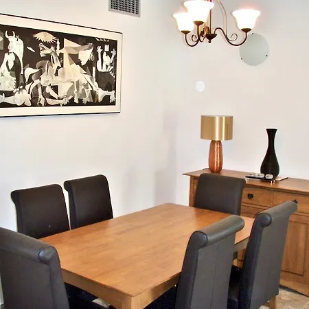 מלון Y Casas Serinamar Marbella 3*