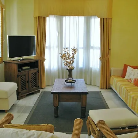 מלון Y Casas Serinamar Marbella 3*