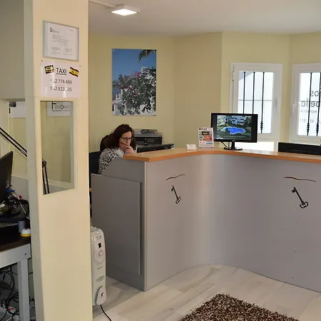 מלון Y Casas Serinamar Marbella 3*