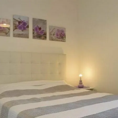 מלון Y Casas Serinamar Marbella 3*