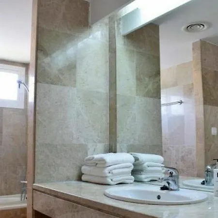 Y Casas Serinamar Marbella 3*